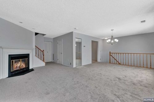 782 Sassafras Ct, Mahwah NJ  07430-3454 exterior