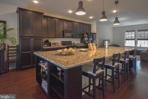 117 Locks Farm Ln, Downingtown PA  19335 exterior