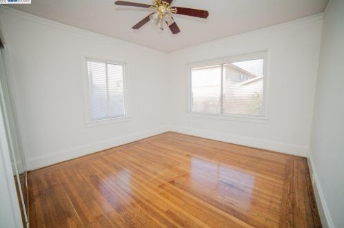 1057 76, Oakland CA 94605-2807 exterior