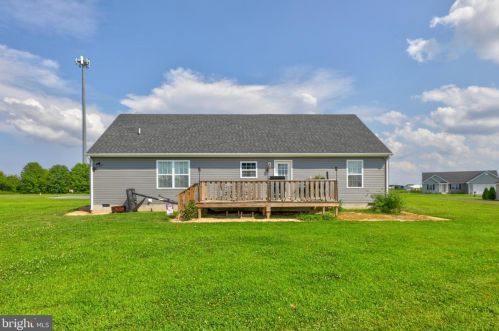 4 Highland Dr, Seaford DE  19973-4827 exterior