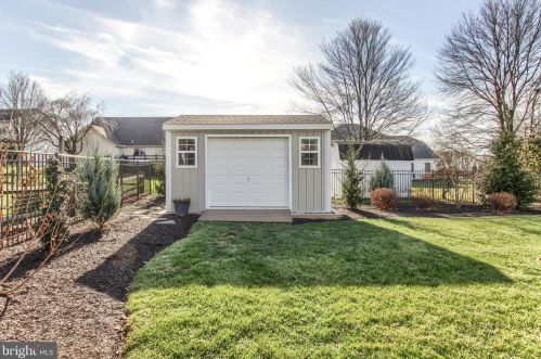 23 Surrey Ln, Navy Sup Dpt PA  17050-7801 exterior