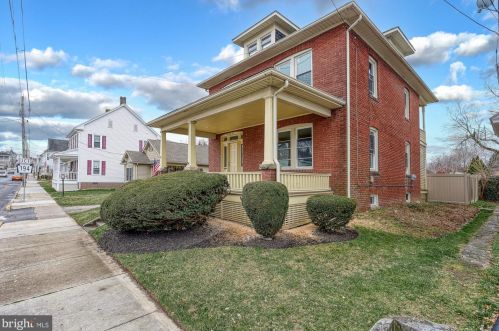 76 Queen St, Littlestown, PA 17340-1337
