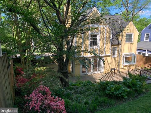 5035 Macarthur Blvd, Washington, DC 20016-3313
