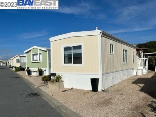 208 2nd Ave, Pacifica CA  94044-2202 exterior