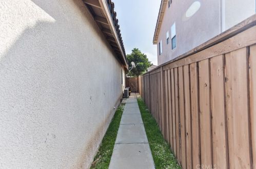 229 Woodlake St, Lake Elsinore CA  92530-1891 exterior