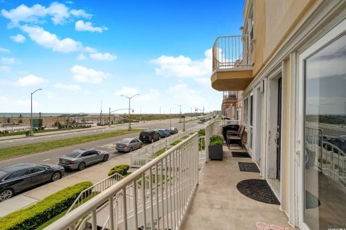 10106 Shore Front Pkwy, Far Rockaway, NY 11694-2864