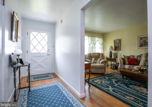 24 Timber Dr, Barrington, NJ 08007-1444
