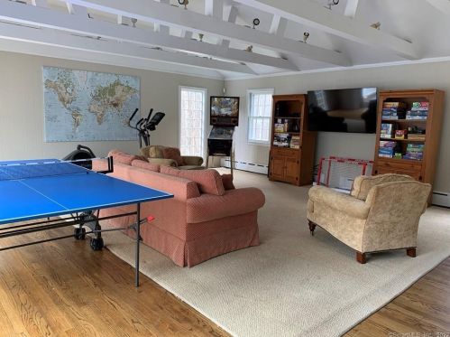 110 Bowery Rd, New Canaan, CT 06840-2111