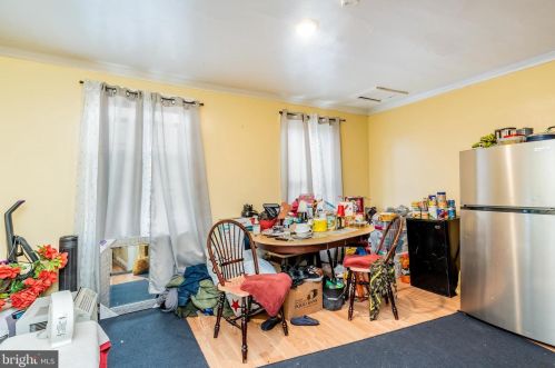 1323 Derry St, Harrisburg PA 17104-3330 exterior