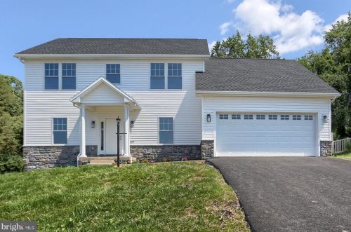 209 White Oak Cir, Mount Holly Springs, PA 17065-2015