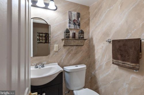 370 Ramsey Rd, Yardley PA 19067-4639 exterior