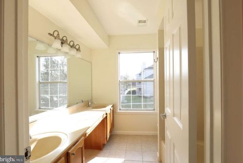 108 Lowell Ct, Princeton NJ  08540-7017 exterior