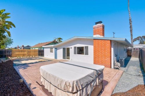 4550 Berwick Dr, San Diego CA  92117-4228 exterior