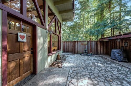330 Huckleberry Ln, Big Basin, CA 95006-9408