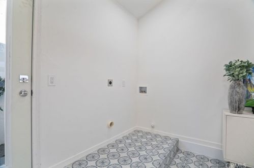 21322 Western Ave, Torrance CA  90501-2953 exterior