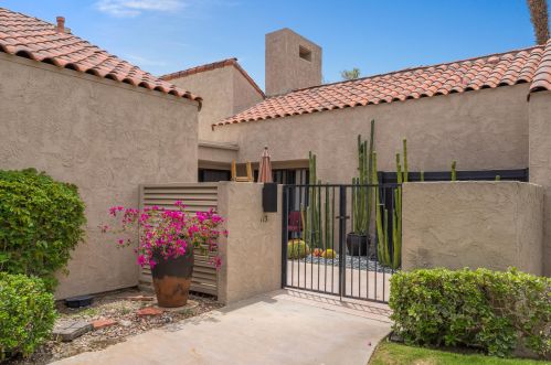 113 Racquet Club Dr, Rancho Mirage, CA 92270-1461