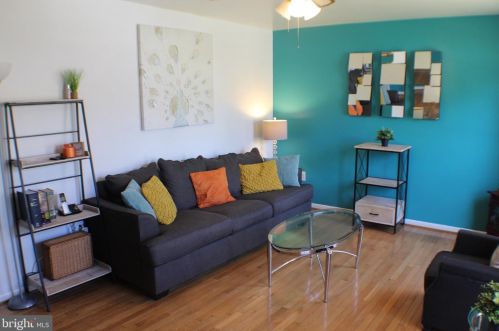 13748 Mapledale Ave, Woodbridge, VA 22193-4464