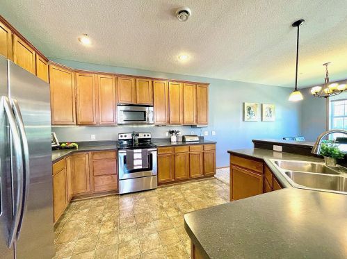 2424 49th St, South Saint Paul, MN 55076-1157