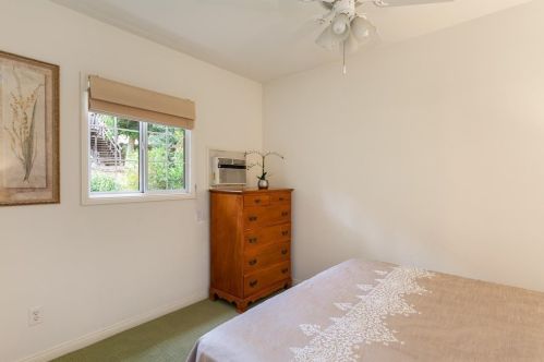 1873 Los Encinos Ave, Glendale CA  91208-2221 exterior