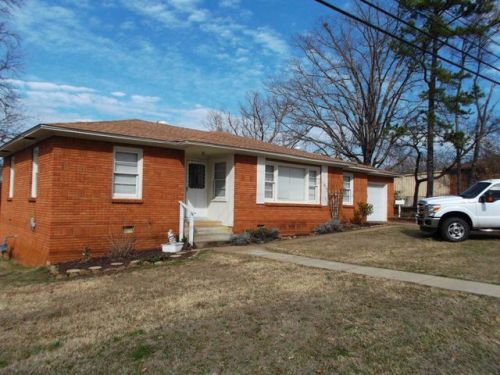 1906 Main St, Clarksville, AR 72830-9566