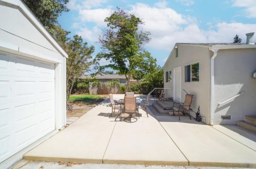 717 El Terino Ave, Modesto CA  95350-5630 exterior