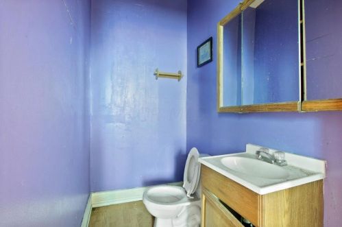 228 Oakland Sq, Bellefontaine OH  43311-2143 exterior