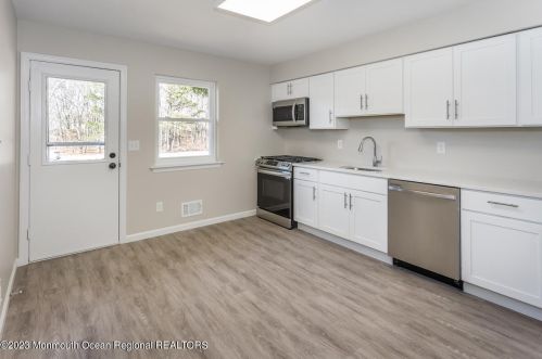 1030 Tammy Ct, Bricktown NJ 08724-7180 exterior