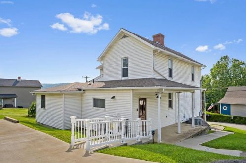 1124 Connellsville Rd, Fayette City, PA 15438-1016