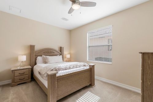 14485 Sterling Oaks Dr, Naples, FL 34110-4161