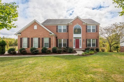 8718 Lindsay Ln, Bridgeville, PA 15017-3633