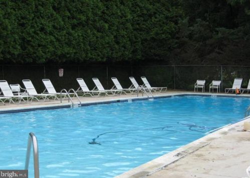 36 Catbird Ct, Lawrence Township NJ  08648-2045 exterior