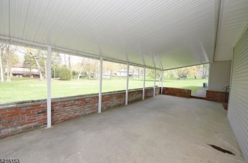 683 Squaw Brook Rd, Paterson NJ  07508-3004 exterior