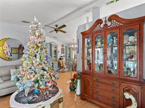 911 Courier St, Vero Beach FL  32966-8737 exterior