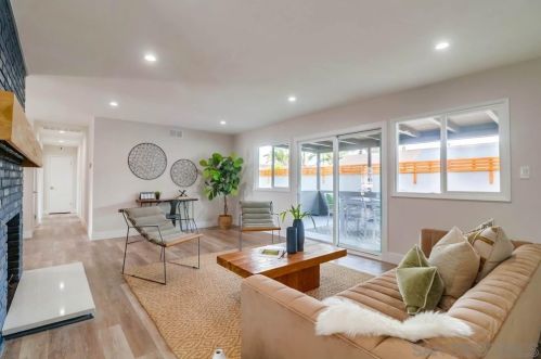 8853 Heraldry St, San Diego CA  92123-2221 exterior