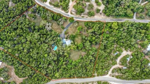 251 Little Barton Dr, Mount Sharp, TX 78620-3877