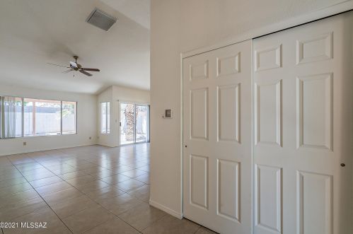 9845 Moon Canyon Pl, Tucson, AZ 85742-9385