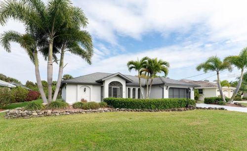 61 Clubhouse Rd, Placida, FL 33947-2009