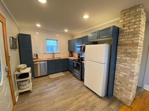 115 Cleveland St, Beaver Dam, WI 53916-2207