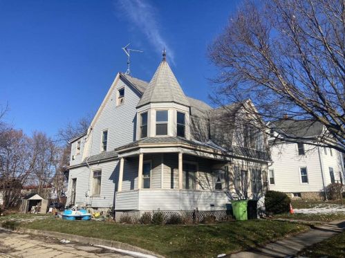 124 Washington St, Beaver Dam WI  53916-2336 exterior