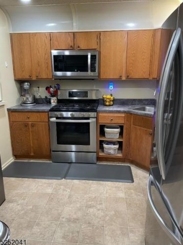 27 Kite Ct, Lawrence Township NJ  08648-2638 exterior