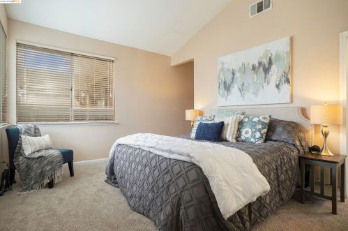5339 Lakespring Dr, Oakley CA  94561-3142 exterior