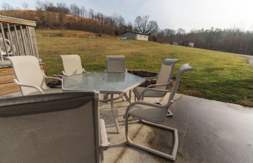 16900 Thompson Ridge Rd, Laurelville OH  43135-9238 exterior