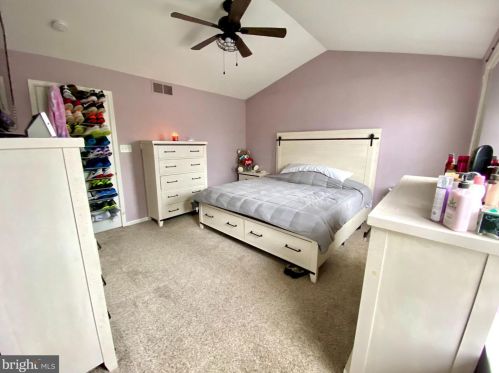 255 Shetland Dr, New Castle DE  19720-8832 exterior