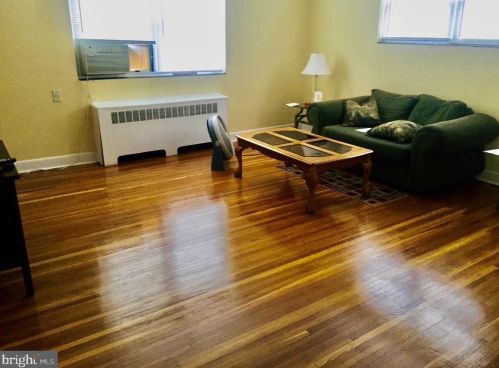 408 Gln Echo Rd, Philadelphia PA 19119-2915 exterior