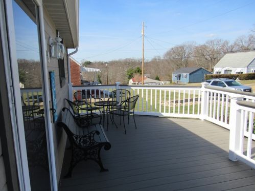 209 Beverly Dr, New Kensington PA  15068-3207 exterior