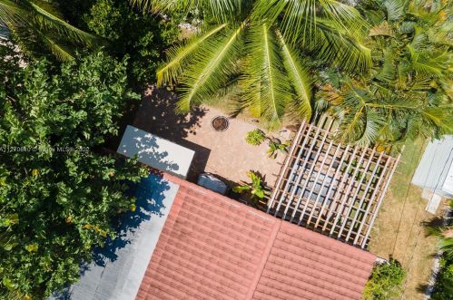 1124 13 Ter, Hollywood FL 33019-3115 exterior