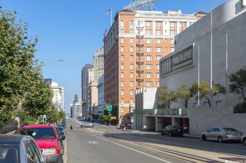 1177 California St, San Francisco CA  94108-2212 exterior