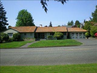 1103 Broadway St, Ocosta, WA 98520-2433