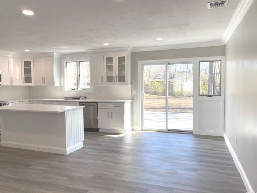 8 Jewel Dr, Holtsville NY  11742-1020 exterior