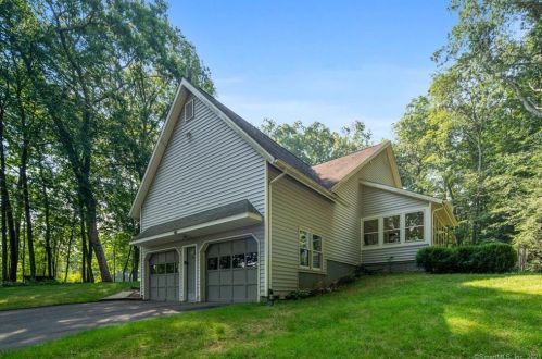 112 Tower Rd, Waterbury, CT 06710-1634